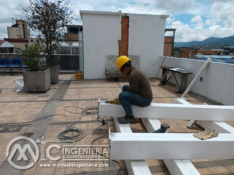 Estructuras de construcción metálica par pérgolas industriales en Bogotá, Colombia. Montajes, Ingeniería y Construcción. MIC SAS