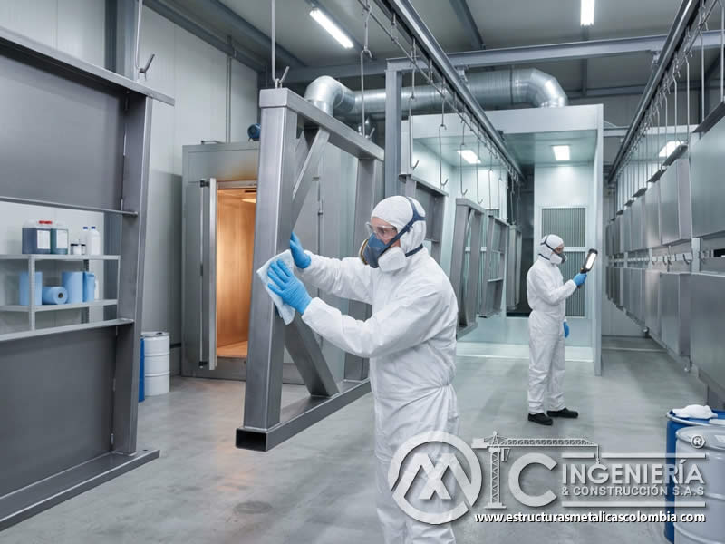 Propiedades de la Pintura en Polvo para Resistir Sustancias Químicas Corrosivas en Entornos Industriales con pintura en polvo electrostática aplicada sobre piezas metálicas en Bogotá, Colombia. Montajes, Ingeniería y Construcción. MIC SAS.