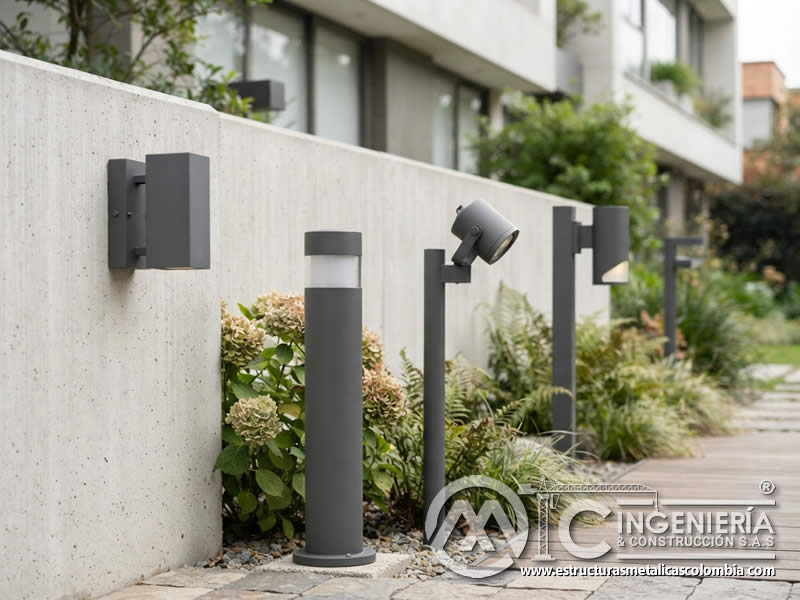 Pintura en polvo para lamparas exteriores con alta durabilidad en Bogotá, Colombia. Montajes, Ingeniería y Construcción. MIC SAS. Pintura en polvo para lamparas exteriores con alta durabilidad en Bogotá, Colombia. Montajes, Ingeniería y Construcción. MIC SAS.