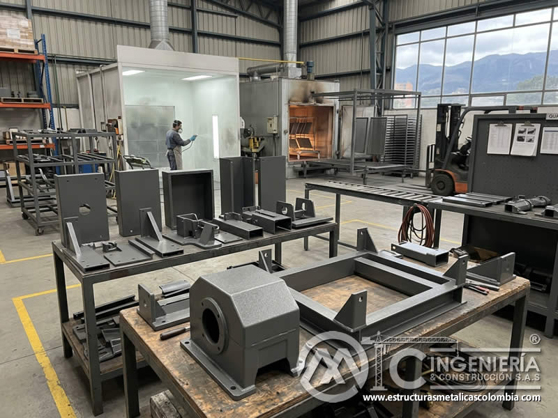 Proceso integral de pintura en polvo para industria metalica Bogotá, Colombia en Bogotá, Colombia. Montajes, Ingeniería y Construcción. MIC SAS.