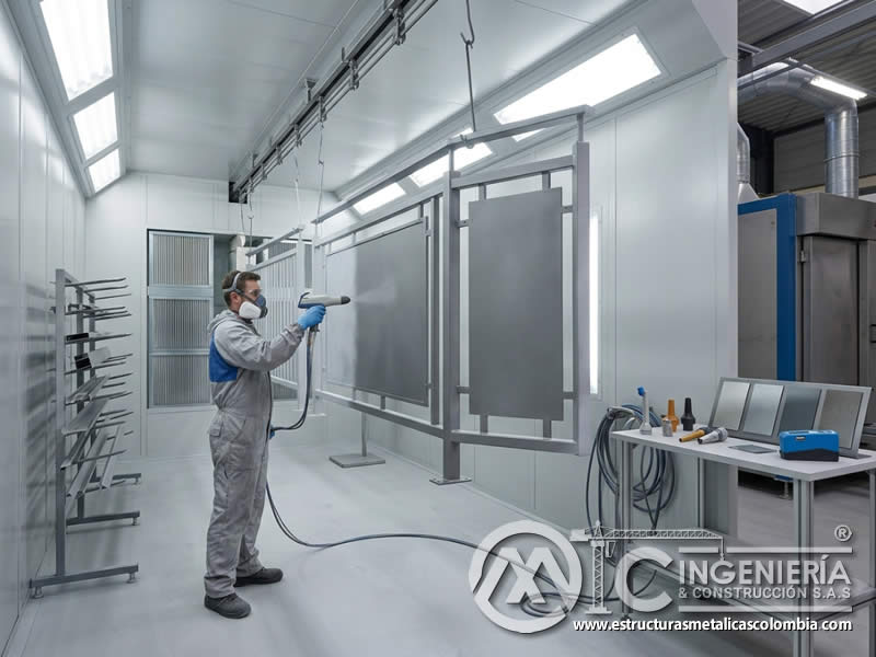 Consideraciones de mantenimiento para pintura en polvo en exteriores frente a interiores sobre metal en Bogotá, Colombia. Montajes, Ingeniería y Construcción. MIC SAS.