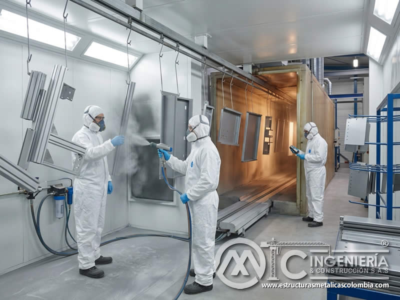 Ajustes en curado de pintura en polvo en condiciones de alta humedad para proteger acabado y adherencia en Bogotá, Colombia. Montajes, Ingeniería y Construcción. MIC SAS.