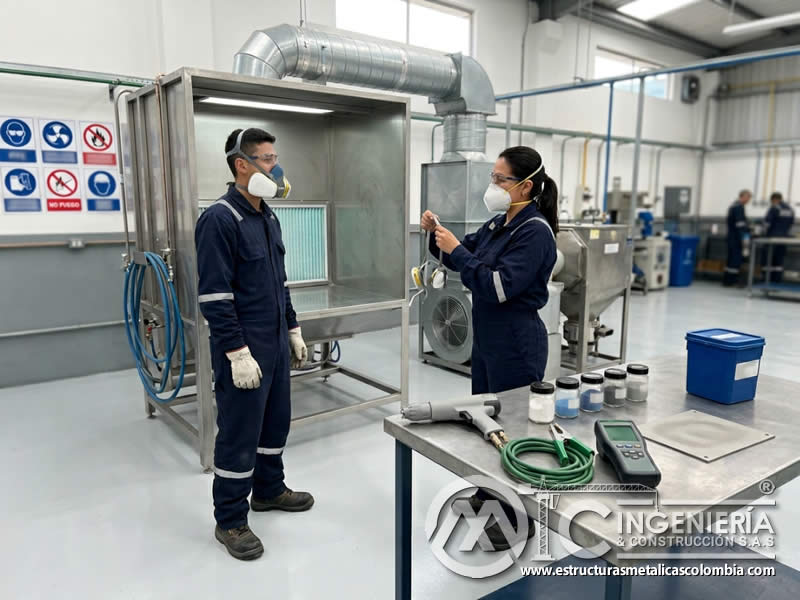 Seguridad en aplicación de pintura en polvo y sandblasting en Bogotá, Colombia. Montajes, Ingeniería y Construcción. MIC SAS. Seguridad en aplicación de pintura en polvo y sandblasting en Bogotá, Colombia. Montajes, Ingeniería y Construcción. MIC SAS.