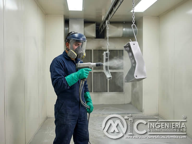 Aplicación electrostática de pintura en polvo después de sandblasting en Bogotá, Colombia. Montajes, Ingeniería y Construcción. MIC SAS. Aplicación electrostática de pintura en polvo después de sandblasting en Bogotá, Colombia. Montajes, Ingeniería y Construcción. MIC SAS.