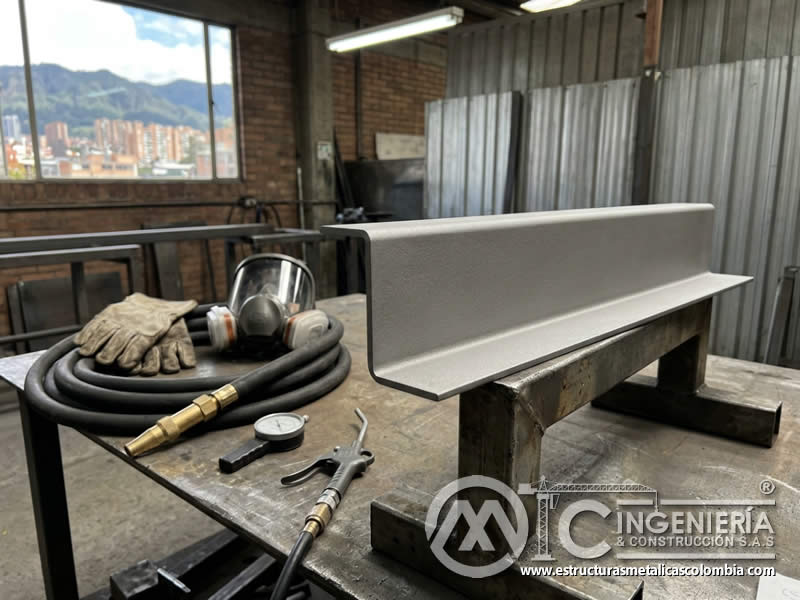 Preparación de superficie con sandblasting antes de pintura en polvo en Bogotá, Colombia. Montajes, Ingeniería y Construcción. MIC SAS. Preparación de superficie con sandblasting antes de pintura en polvo en Bogotá, Colombia. Montajes, Ingeniería y Construcción. MIC SAS.