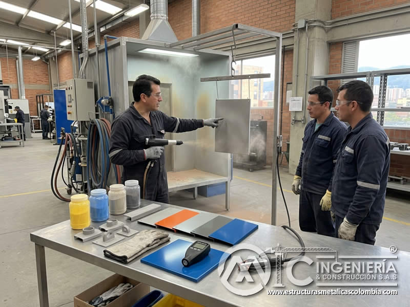 Carga negativa de pintura en polvo y sandblasting en Bogotá, Colombia. Montajes, Ingeniería y Construcción. MIC SAS. Carga negativa de pintura en polvo y sandblasting en Bogotá, Colombia. Montajes, Ingeniería y Construcción. MIC SAS.