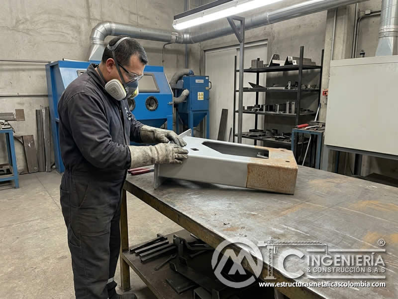Eliminación de óxido con sandblasting antes de pintura en polvo en Bogotá, Colombia. Montajes, Ingeniería y Construcción. MIC SAS. Eliminación de óxido con sandblasting antes de pintura en polvo en Bogotá, Colombia. Montajes, Ingeniería y Construcción. MIC SAS.
