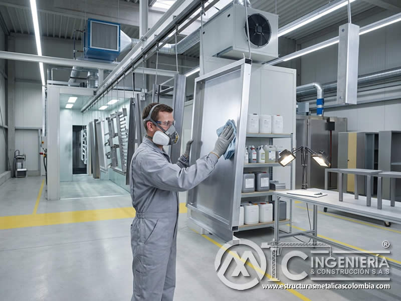 Pintura en polvo electrostática autolimpiante con propiedades hidrofóbicas, oleofóbicas y antimanchas para superficies metálicas de fácil mantenimiento en Bogotá, Colombia. Montajes, Ingeniería y Construcción. MIC SAS.