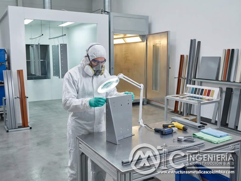 Flexibilidad en fabricación de pintura en polvo electrostática para personalización de acabados metálicos en Bogotá, Colombia. Montajes, Ingeniería y Construcción. MIC SAS.