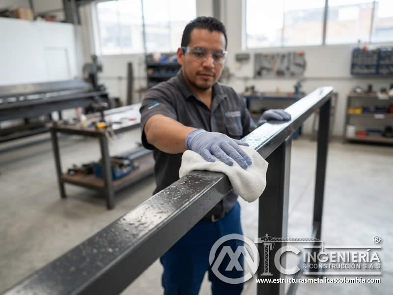 Enjuague y secado correcto para evitar manchas en pintura electrostática en Bogotá, Colombia. Montajes, Ingeniería y Construcción. MIC SAS.