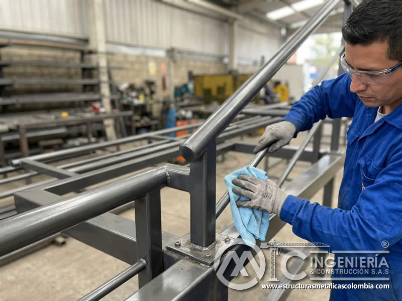 Cuidado especial en bordes y esquinas donde el acabado puede recibir mayor desgaste por fricción cuidando bordes, uniones y zonas de mayor contacto en Bogotá, Colombia. Montajes, Ingeniería y Construcción. MIC SAS. Cuidado especial en bordes y esquinas donde el acabado puede recibir mayor desgaste por fricción cuidando bordes, uniones y zonas de mayor contacto en Bogotá, Colombia. Montajes, Ingeniería y Construcción. MIC SAS.