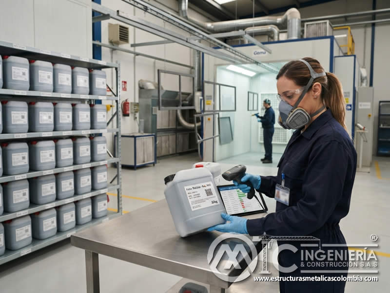 Fecha de fabricación y vencimiento en etiquetas de pintura en polvo electrostática para controlar vida útil, rotación de inventario, estabilidad del material, trazabilidad, calidad de aplicación y prevención de uso vencido en Bogotá, Colombia. Montajes, Ingeniería y Construcción. MIC SAS.