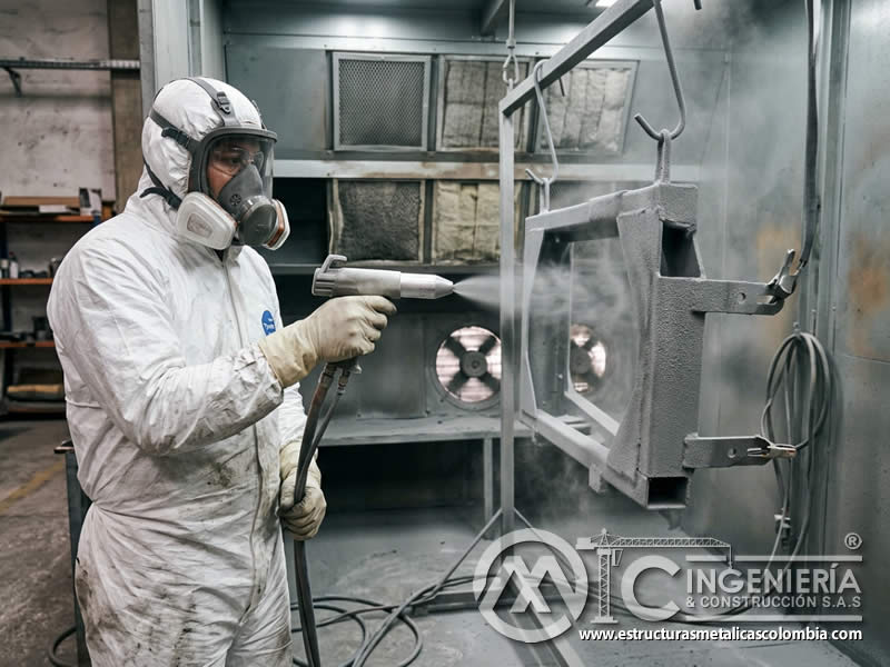 Pistola corona de pintura en polvo con sandblasting en Bogotá, Colombia. Montajes, Ingeniería y Construcción. MIC SAS.