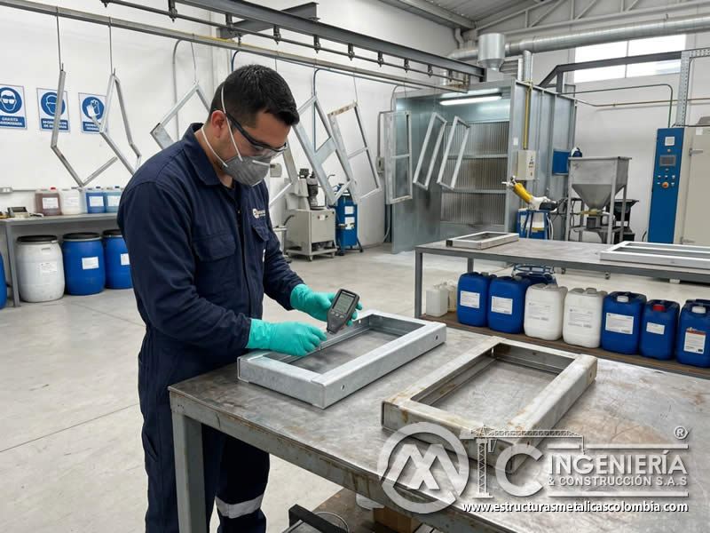 Protección contra corrosión mediante pretratamiento de piezas metálicas antes de pintura en polvo para acabados duraderos en Bogotá, Colombia. Montajes, Ingeniería y Construcción. MIC SAS. Protección contra corrosión mediante pretratamiento de piezas metálicas antes de pintura en polvo para acabados duraderos en Bogotá, Colombia. Montajes, Ingeniería y Construcción. MIC SAS.