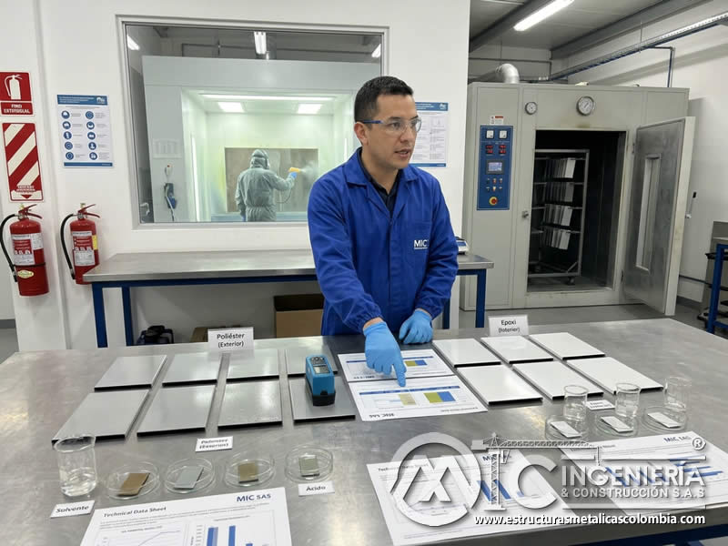 Pintura en polvo propiedades resistencia química poliéster epoxi industrial en Bogotá, Colombia. Montajes, Ingeniería y Construcción. MIC SAS.