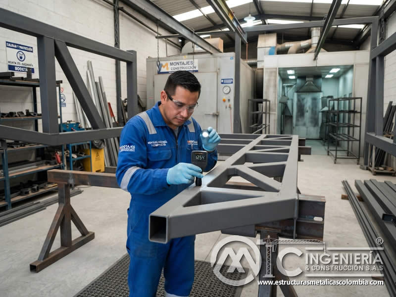 Durabilidad de estructuras metálicas con pintura en polvo anticorrosiva en Bogotá, Colombia. Montajes, Ingeniería y Construcción. MIC SAS.