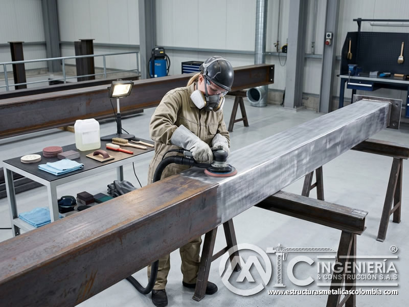 Preparación de superficie para ahorrar costos en pintura industrial en Bogotá, Colombia. Montajes, Ingeniería y Construcción. MIC SAS.