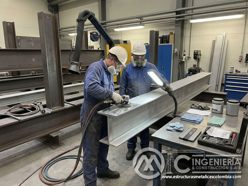 Preparación de superficie para recubrimiento industrial durable en Bogotá, Colombia. Montajes, Ingeniería y Construcción. MIC SAS.