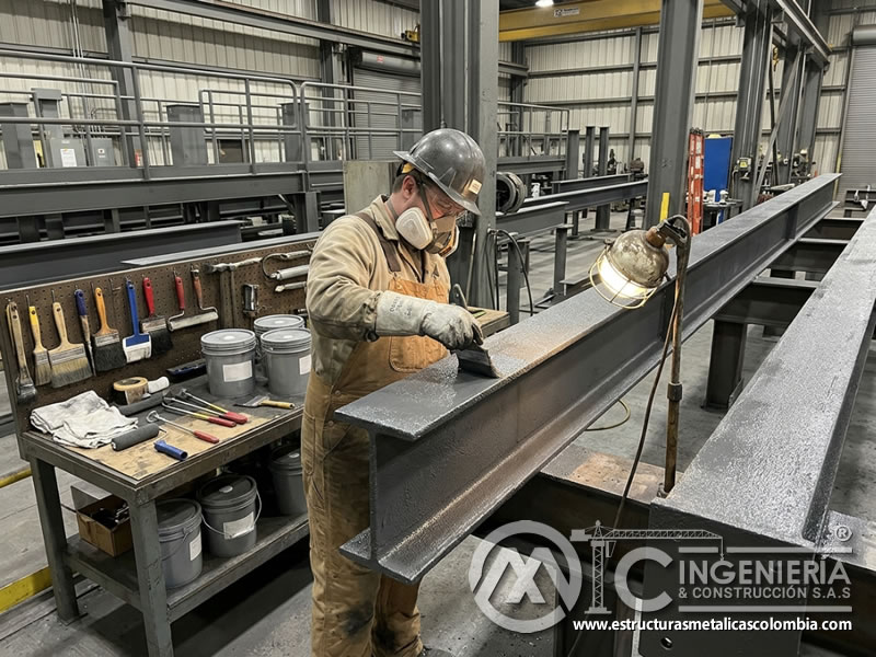 Aplicación de pintura industrial de alto espesor en Bogotá, Colombia. Montajes, Ingeniería y Construcción. MIC SAS.