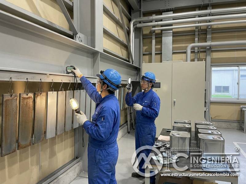 Proyección de mantenimiento de recubrimiento industrial en Bogotá, Colombia. Montajes, Ingeniería y Construcción. MIC SAS.