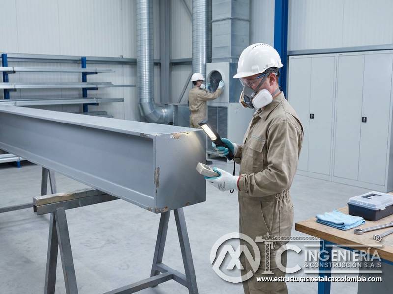 Ambiente industrial que impacta durabilidad de pintura industrial en Bogotá, Colombia. Montajes, Ingeniería y Construcción. MIC SAS.