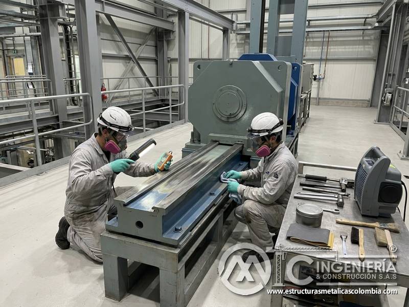 Desgaste en equipos metálicos pintados en Bogotá, Colombia. Montajes, Ingeniería y Construcción. MIC SAS.