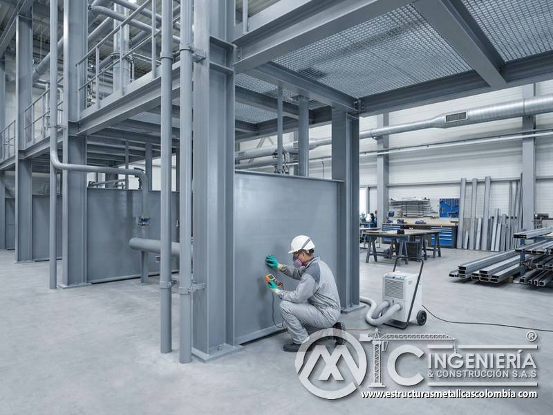 Control de humedad contra corrosión industrial en Bogotá, Colombia. Montajes, Ingeniería y Construcción. MIC SAS.