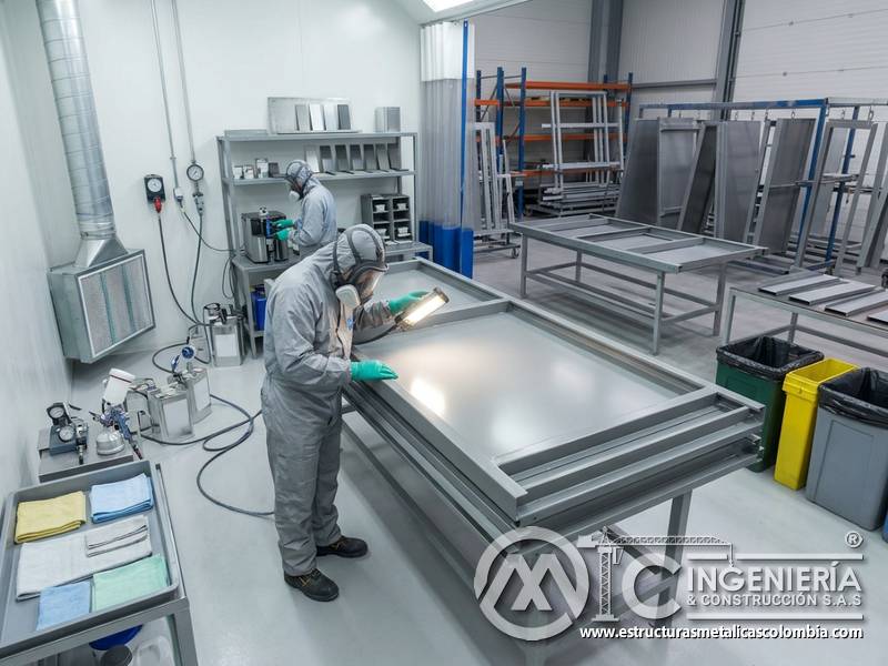 Pintura industrial de bajo COV con control ambiental y protección anticorrosiva en Bogotá, Colombia. Montajes, Ingeniería y Construcción. MIC SAS.