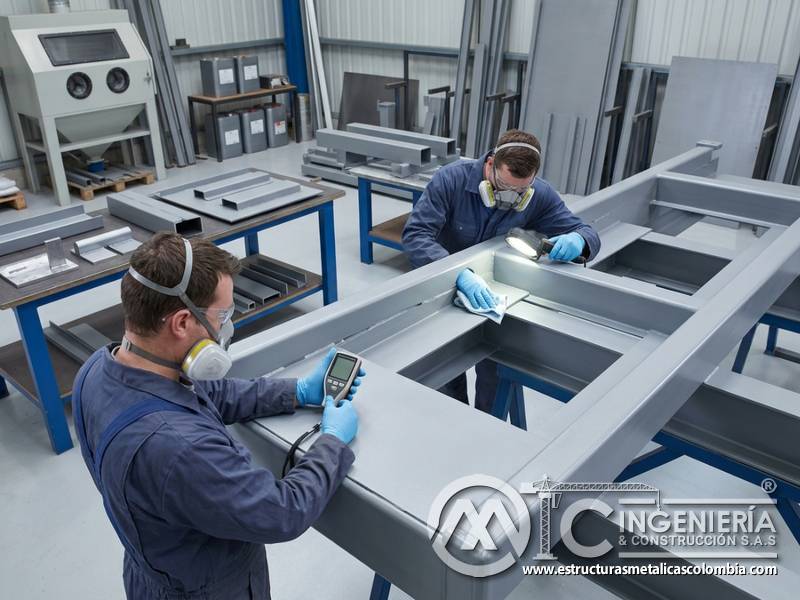 Control de corrosión en estructuras de acero con aplicación técnica de pintura industrial en Bogotá, Colombia. Montajes, Ingeniería y Construcción. MIC SAS.