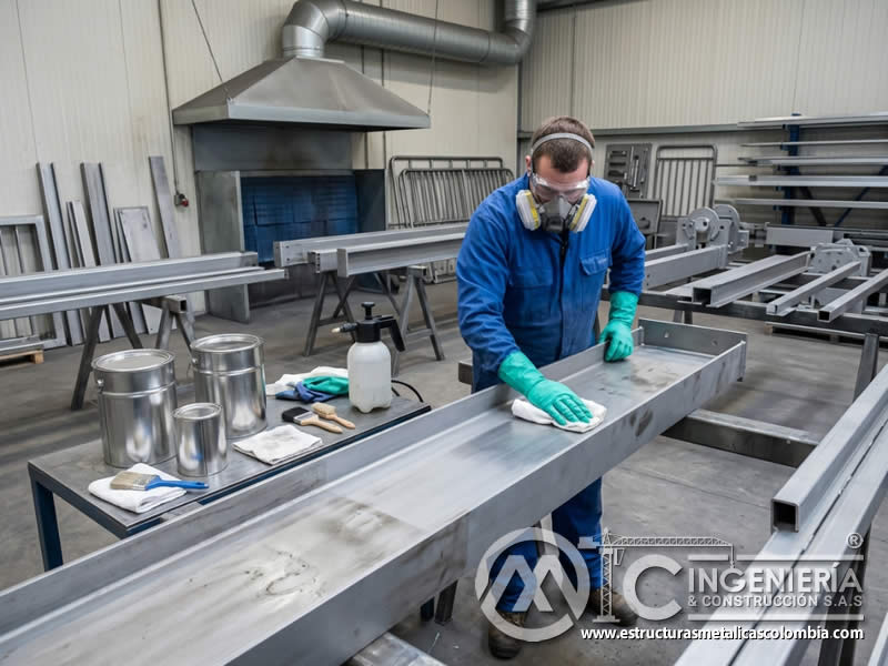 Desengrasantes y equipos de aplicación para superficies industriales en Bogotá, Colombia. Montajes, Ingeniería y Construcción. MIC SAS.