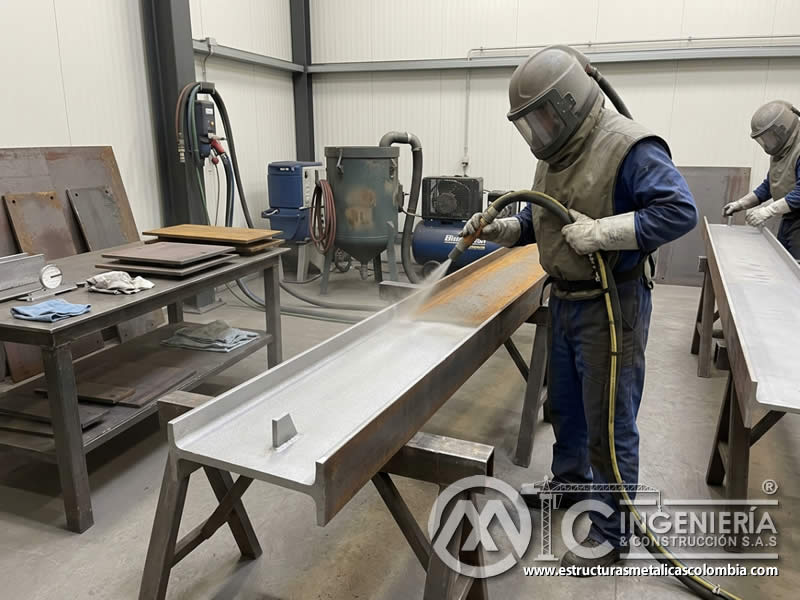 Equipos de limpieza abrasiva para superficies industriales en Bogotá, Colombia. Montajes, Ingeniería y Construcción. MIC SAS.