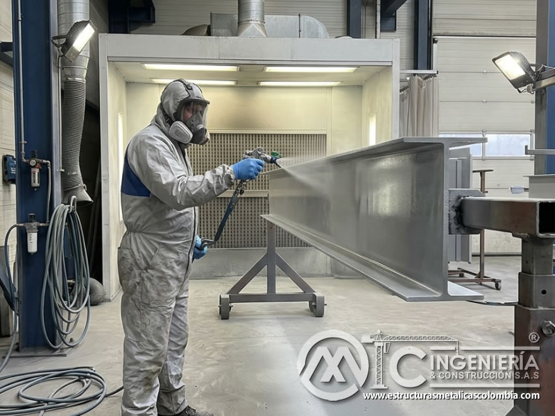Control del abanico de rociado en aplicación de pintura industrial por pulverización en Bogotá, Colombia. Montajes, Ingeniería y Construcción. MIC SAS.
