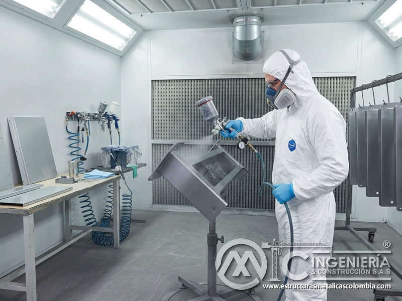 Desventajas de pulverización en pintura industrial por sobrepulverización, control ambiental, desperdicio y necesidad de protección en Bogotá, Colombia. Montajes, Ingeniería y Construcción. MIC SAS.