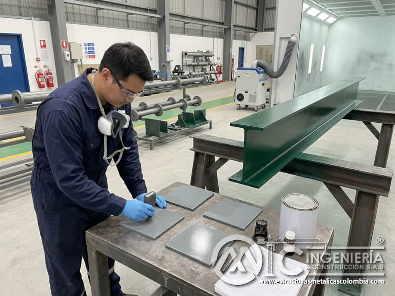 Funcionamiento de inhibidores de corrosión en pintura industrial mediante protección de superficie, pasivación y control químico en Bogotá, Colombia. Montajes, Ingeniería y Construcción. MIC SAS.