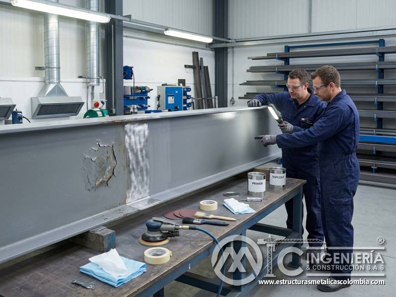 Reparación técnica de áreas afectadas por descascarado en pintura industrial en Bogotá, Colombia. Montajes, Ingeniería y Construcción. MIC SAS.