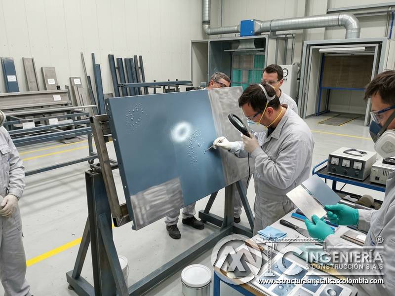 Pruebas de diagnóstico para burbujas en película de pintura industrial en Bogotá, Colombia. Montajes, Ingeniería y Construcción. MIC SAS.