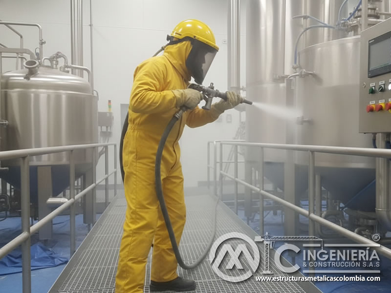 Limpieza Tanques Leche Acero Inoxidable Grado Alimenticio En Bogota Colombia en Bogotá, Colombia. Montajes, Ingeniería y Construcción. MIC SAS.