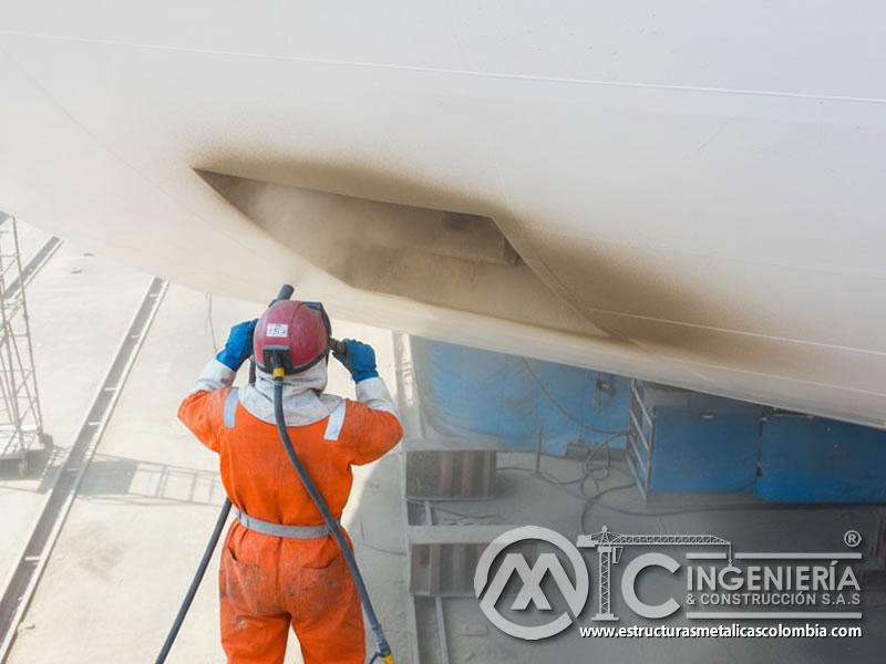 Sandblasting Casco Embarcacion Limpieza Abrasiva En Bogota Colombia en Bogotá, Colombia. Montajes, Ingeniería y Construcción. MIC SAS.