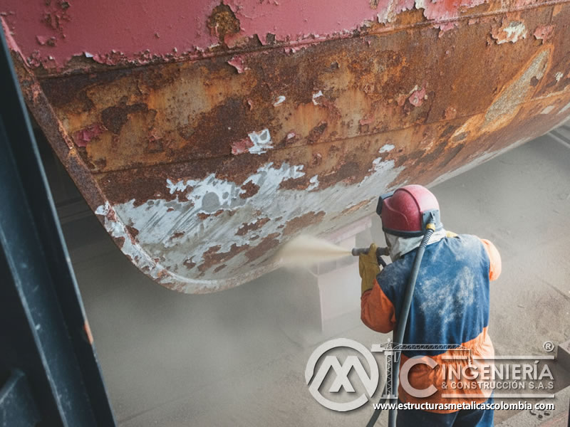 Sandblasting Casco Oxido Metal Blanco Construccion En Bogota Colombia en Bogotá, Colombia. Montajes, Ingeniería y Construcción. MIC SAS.