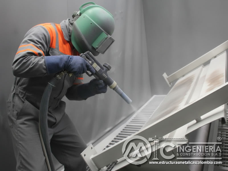 Arenado Metal Blanco Estructura Recubrimiento Anticorrosivo En Bogota Colombia en Bogotá, Colombia. Montajes, Ingeniería y Construcción. MIC SAS.