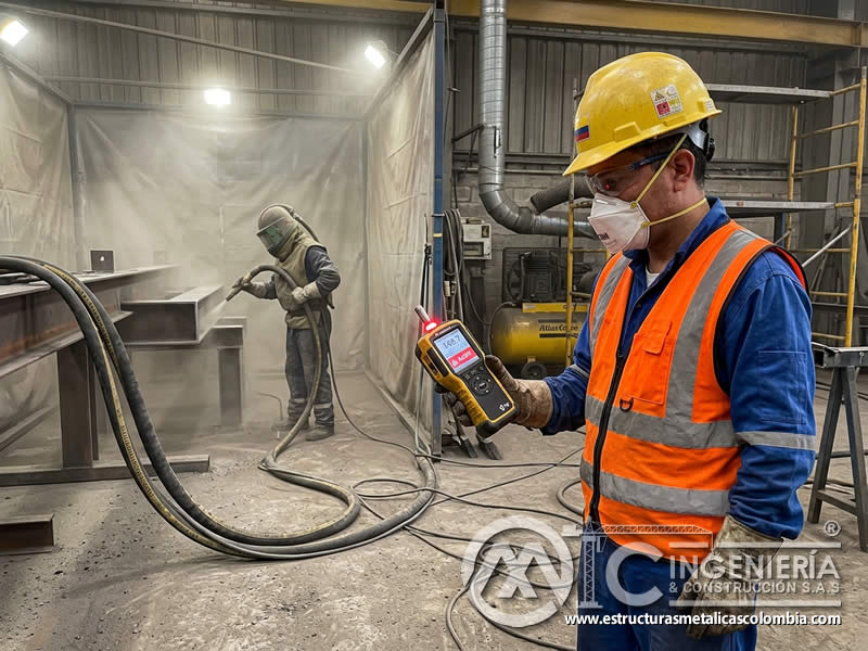 Alerta de polvo en sandblasting con medidor portátil en Bogotá, Colombia. Montajes, Ingeniería y Construcción. MIC SAS.