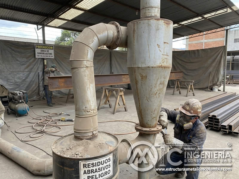Ciclón de recolección de polvo y partículas de arenado en Bogotá, Colombia. Montajes, Ingeniería y Construcción. MIC SAS.