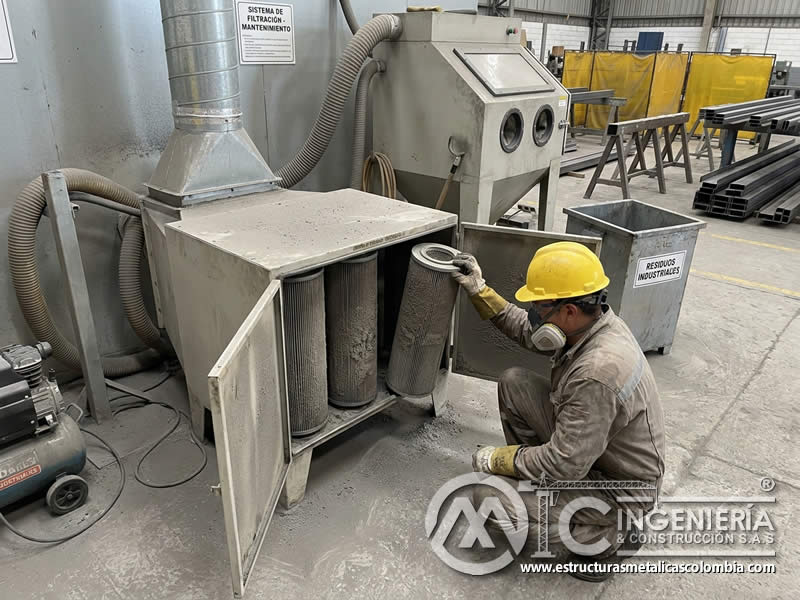 Colector de cartuchos para filtración de polvo en sandblasting en Bogotá, Colombia. Montajes, Ingeniería y Construcción. MIC SAS.