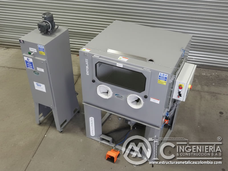 Cabina de arenado con colector de polvo para control de emisiones en Bogotá, Colombia. Montajes, Ingeniería y Construcción. MIC SAS. Cabina de arenado con colector de polvo para control de emisiones en Bogotá, Colombia. Montajes, Ingeniería y Construcción. MIC SAS.