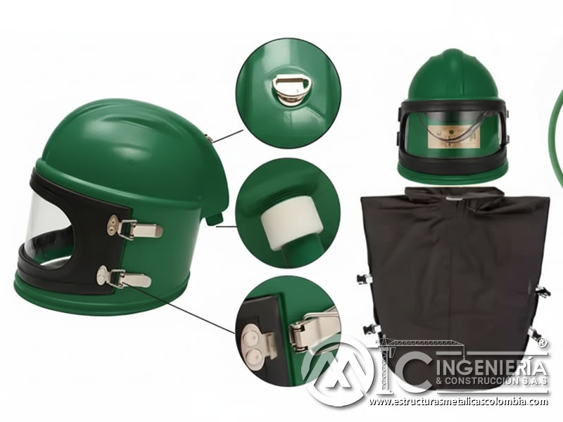 Casco de arenado con visor amplio, cierres y capucha para reducir el ingreso de partículas abrasivas al equipo en Bogotá, Colombia. Montajes, Ingeniería y Construcción. MIC SAS.