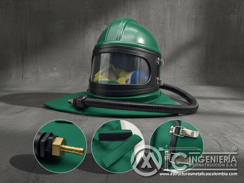 Casco de protección para sandblasting con capucha resistente, diseñado para cubrir cabeza, cuello y parte superior del cuerpo en Bogotá, Colombia. Montajes, Ingeniería y Construcción. MIC SAS.