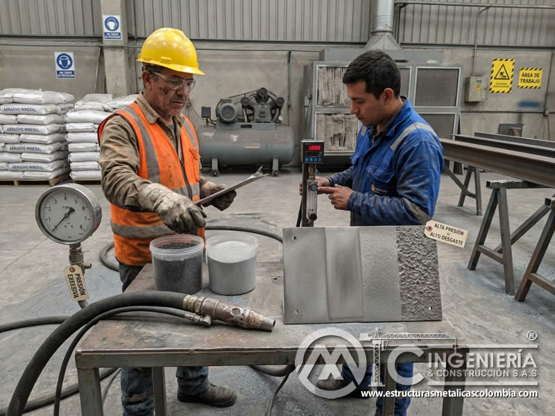 Consumo de abrasivo y costos por presión de aire en sandblasting en Bogotá, Colombia. Montajes, Ingeniería y Construcción. MIC SAS.