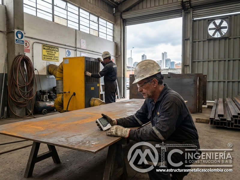 Control de humedad en área de trabajo para sandblasting en Bogotá, Colombia. Montajes, Ingeniería y Construcción. MIC SAS.