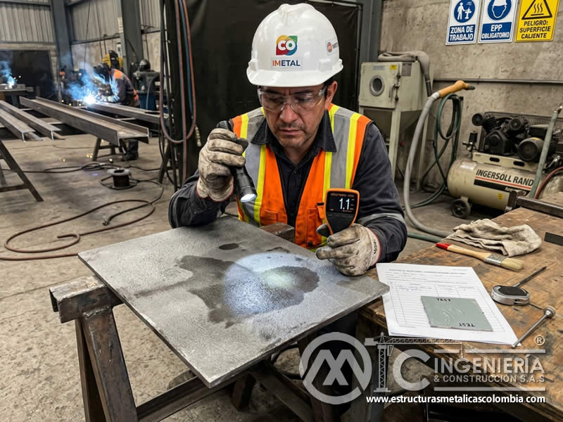 Humedad residual y adherencia de recubrimiento tras sandblasting en Bogotá, Colombia. Montajes, Ingeniería y Construcción. MIC SAS.