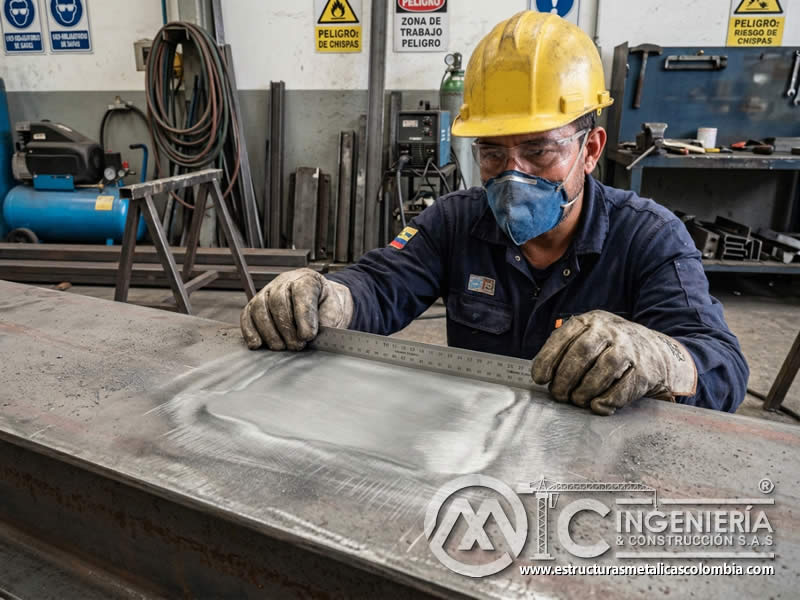 Reparación nivelada para minimizar impacto durante chorro de arena en Bogotá, Colombia. Montajes, Ingeniería y Construcción. MIC SAS.